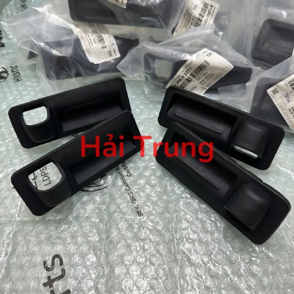 Công tắc mở cốp sau Hyundai Elantra 2016-2021 chính hãng 81260F2011 81260F2010