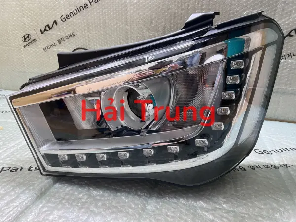 Đèn pha Hyundai Solati 2021 chính hãng