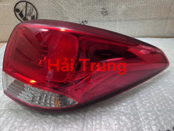 Đèn hậu Kia Rondo 2013 chính hãng
