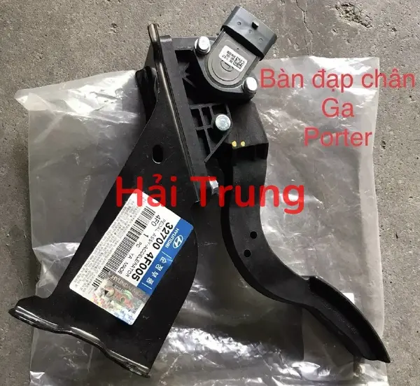 Bàn đạp chân ga Hyundai Porter chính hãng 327004F105