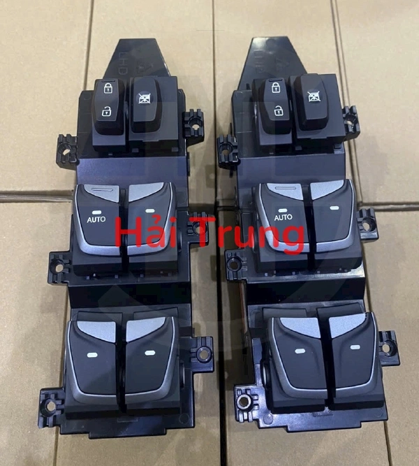 Công tắc nâng kính tổng Hyundai Santafe 2015-2018