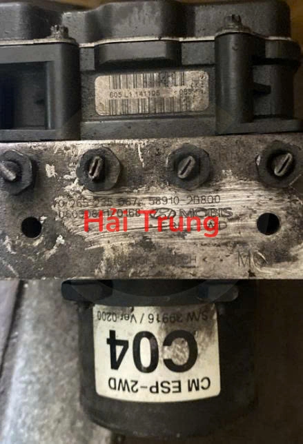 589102B800 Tháo xe cụm điều khiển ABS Santafe 2010