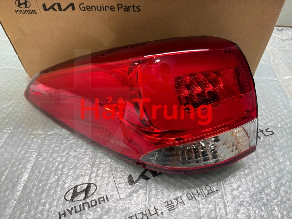 Đèn hậu ngoài Kia Rondo 2013-2018 có Led