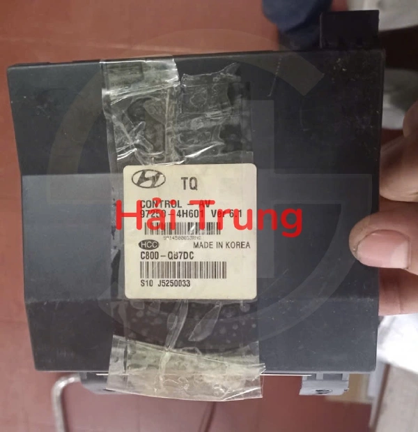 Hộp điều khiển điều hòa Hyundai Starex 972504H601
