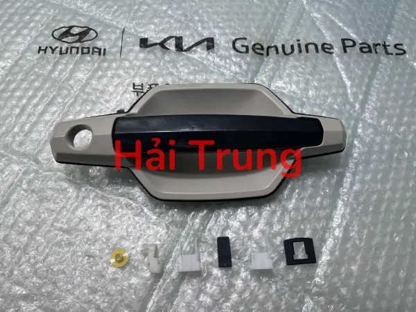 Tay nắm cửa trước ngoài Hyundai Terracan chính hãng