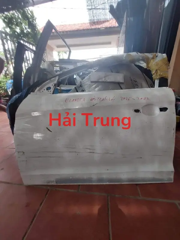 Cánh cửa Hyundai Elantra 2014