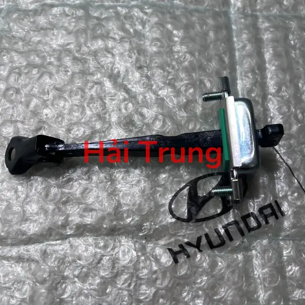Hạn chế cửa sau Kia Sorento chính hãng