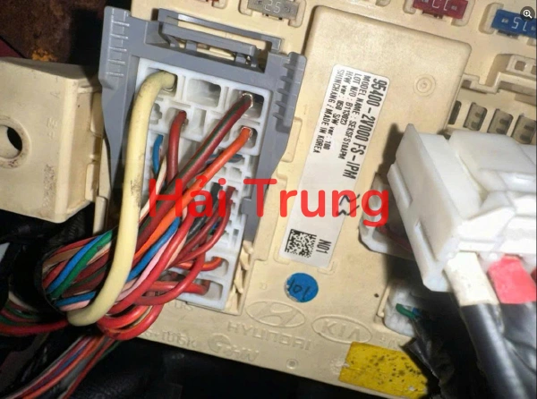 954002V000 Tháo xe Hộp cầu trì Hyundai Veloster