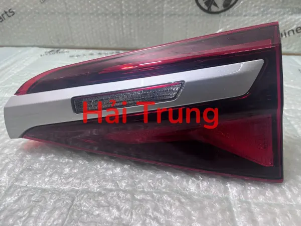 Đèn hậu trong Kia Seltos 2022 chính hãng
