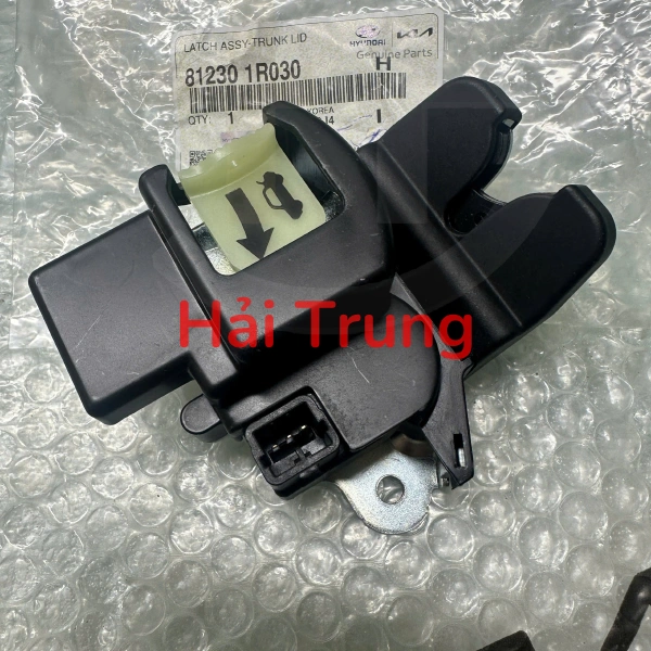 Khoá ngậm cốp sau Hyundai Accent 2011-2017 812301R030