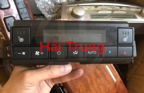Tháo xe bảng điều khiển điều hòa Mazda Cx8