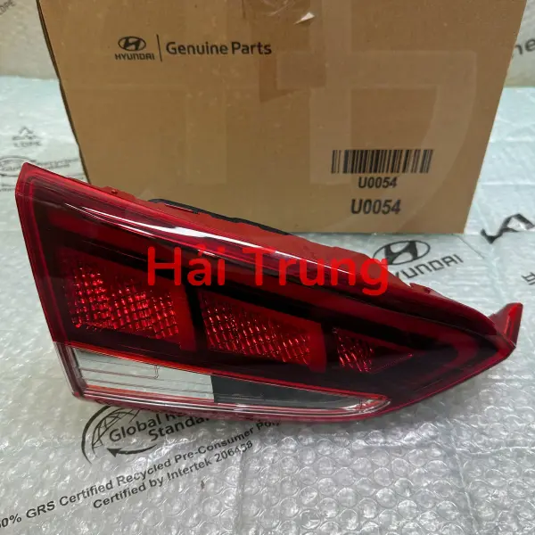 Đèn hậu trong Hyundai Accent 2021-2024 chính hãng 92403H6600 92404H6600