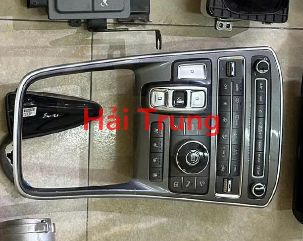 Tháo xe Bảng điều khiển điều hòa trung tâm Hyundai Santafe 2022-2024