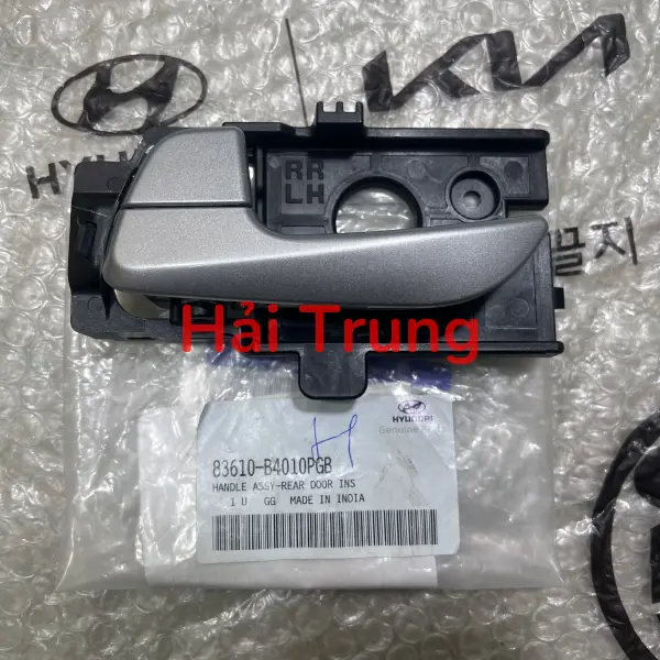 Tay mở cửa trong Hyundai i10 Grand chính hãng