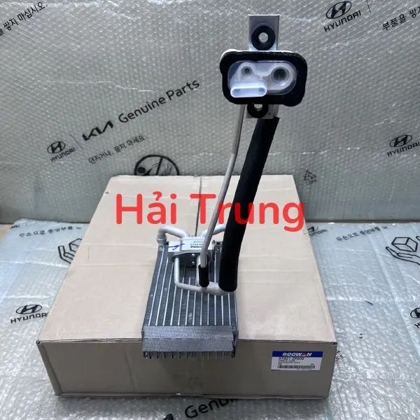 Giàn lạnh sau Kia Sorento 2009-2019 chính hãng 979272P000