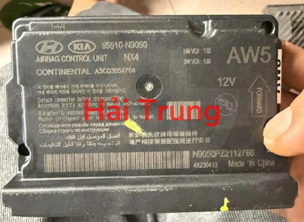 Hộp điều khiển túi khí Hyundai Tucson 2022 Tháo xe 95910N9050 là phụ tùng rất quan trọng của xe cần thay thế. Hộp điều khiển túi khí Hyundai Tucson 2022 Tháo xe được sử dụng cho dòng xe Hyundai Tucson 2022 Hộp điều khiển túi khí Hyundai Tucson 2022 Tháo xe Hộp điều khiển túi khí Hyundai Tucson 2022 Tháo xe mới nhất Hộp điều khiển túi khí Hyundai Tucson 2022 Tháo xe chính hãng Hộp điều khiển túi khí Hyundai Tucson 2022 Tháo xe uy tín Hộp điều khiển túi khí Hyundai Tucson 2022 Tháo xe giá tốt Hộp điều khiển túi khí Hyundai Tucson 2022 Tháo xe chất lượng cao Hộp điều khiển túi khí Hyundai Tucson 2022 Tháo xe sản xuất mới Hộp điều khiển túi khí Hyundai Tucson 2022 Tháo xe đẹp Hộp điều khiển túi khí Hyundai Tucson 2022 Tháo xe bền bỉ Trong qua trình sử dụng do nhiều nguyên nhân khiến Hộp điều khiển túi khí Hyundai Tucson 2022 Tháo xe bị hư hỏng do vậy cần thay thế Hộp điều khiển túi khí Hyundai Tucson 2022 Tháo xe để đảm bảo thẩm mỹ và an toàn trong quá trình vận hành của xe. (Hộp điều khiển túi khí Hyundai Tucson 2022 Tháo xe tại phụ tùng Hải Trung) *Liên hệ với Phụ tùng Hải Trung: Nhập khẩu và phân phối: Phụ tùng Hải Trung Hotline: 024.8568 0597- 0382.777.186 Fanpage:https://www.facebook.com/PhutungotoHaiTrung Mail:phutunghaitrung@gmail.com Website:phutunghaitrung.vn