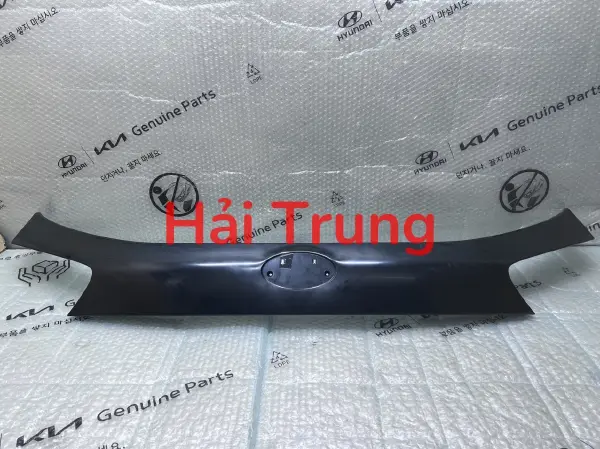 Ốp cốp sau Kia Rondo 2015-2018 chính hãng 87311A4000