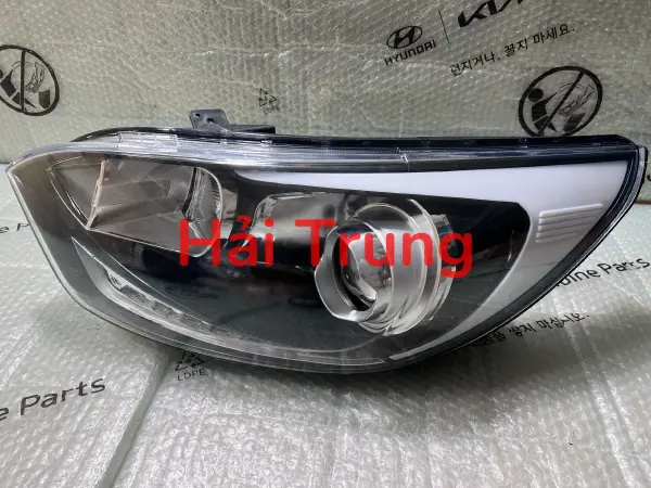 Đèn hậu ngoài Kia Rondo 2016 chính hãng