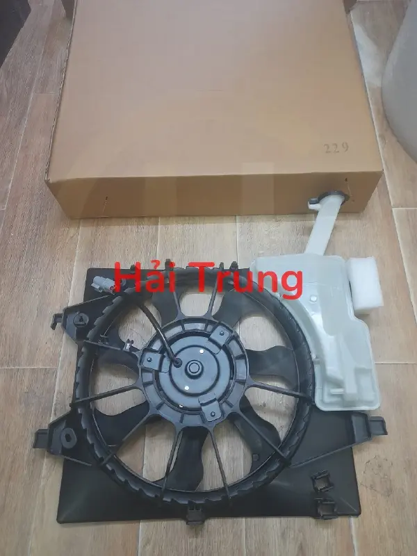 Lồng quạt Kia Morning liền bình nước phụ