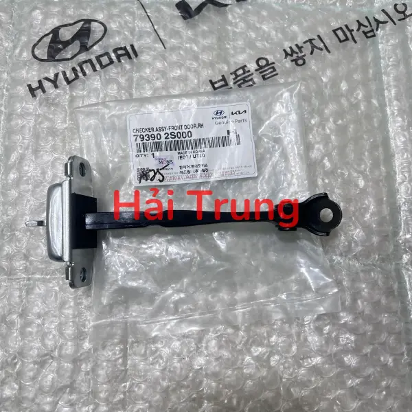 Hạn chế cửa trước Hyundai Tucson chính hãng