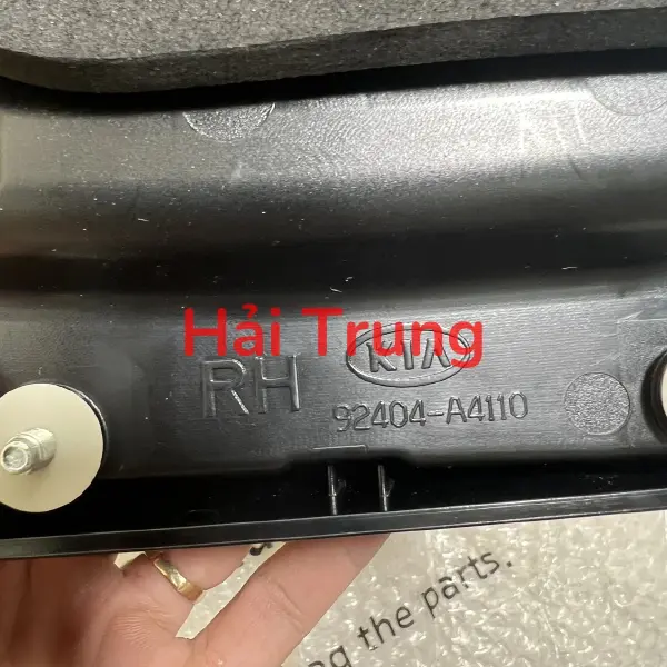 Đèn hậu trong Kia Rondo 2017 chính hãng