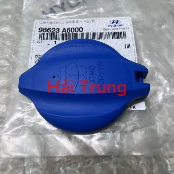 Nắp bình nước rửa kính Hyundai Elantra, Sonata 2015-2018, Santafe 2013-2018 chính hãng 98623A6000