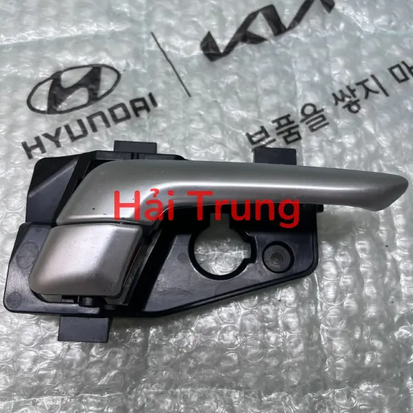 Tay mở cửa trong Kia Morning 2012-2020 cao cấp 826201Y000 826101Y000