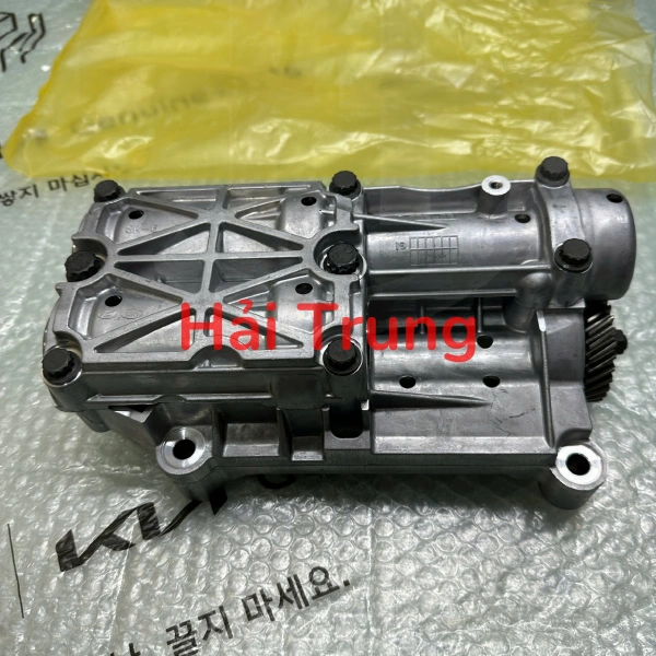 Trục cân bằng động cơ liền bơm dầu Hyundai Santafe 2006-2011 chính hãng 2330027430